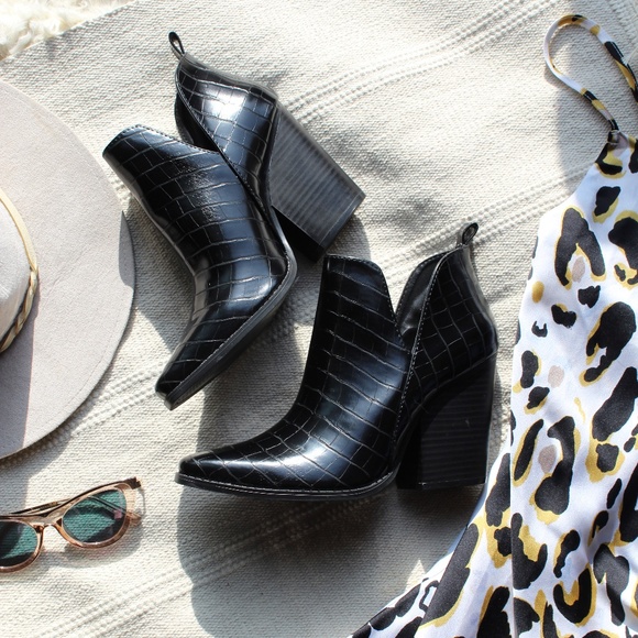 🚨//Coachella Collection// Black Croco Bootie - Picture 8 of 8